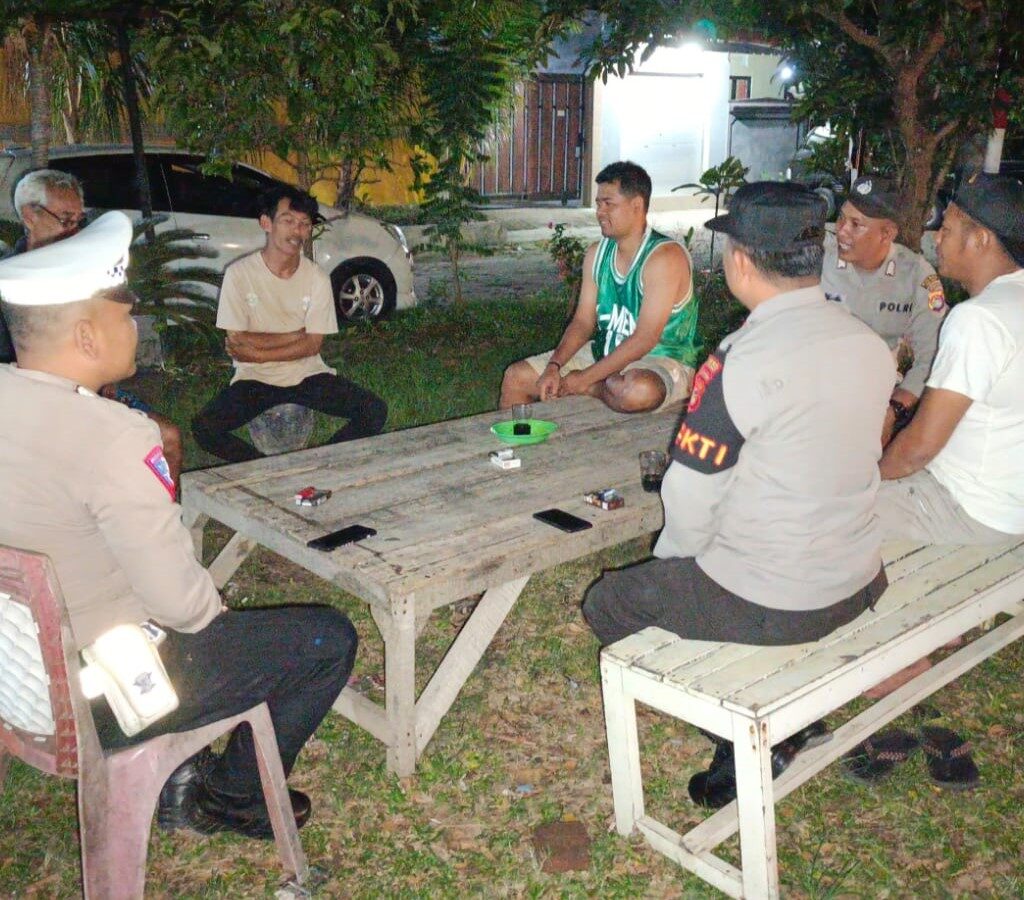 Giat Patroli Dialogis Polsek Kediri Ciptakan Lingkungan Aman di Desa Rumak