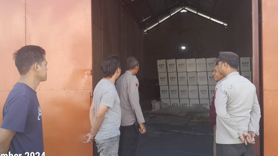 Keamanan Logistik Pilkada Lombok Barat Terkendali, Proses Pengisian Surat Suara Berjalan Lancar