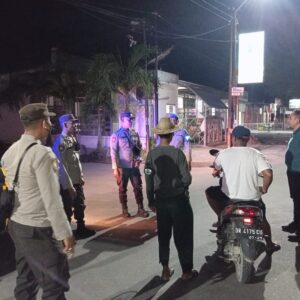 Patroli KRYD Polsek Gerung Jaga Keamanan di Kawasan Padat Penduduk