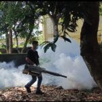 Polres Lombok Barat Gempur Sarang Nyamuk DBD dengan Fogging Serentak