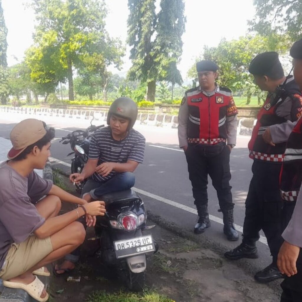 Patroli Dialogis Sat Samapta Lombok Barat Sapa Warga, Sosialisasi KEMOS 110