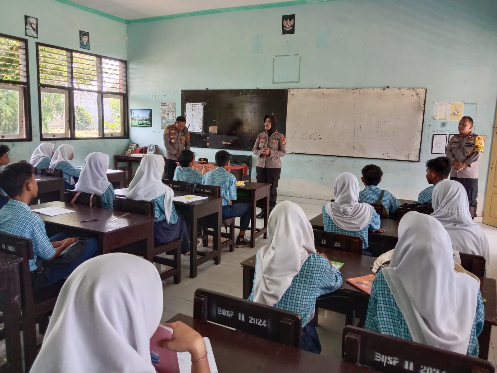 Siswa SMP Labuapi Lawan Narkoba, Judi Online, dan Bullying