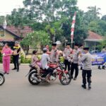 Polsek Sekotong Berbagi Takjil, Wujud Kepedulian di Bulan Ramadhan