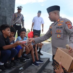 Polres Lombok Barat Berbagi Ta’jil, Wujud Kepedulian di Bulan Ramadhan