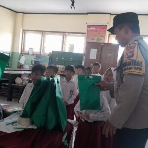 Polsek Gerung Kawal Program Makan Bergizi, Anak-Anak Semakin Sehat!