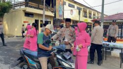 Polres Dompu Tebar Keberkahan Ramadhan: Berbagi Takjil untuk Masyarakat