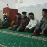 Kehangatan Malam Nuzulul Qur’an: Bhabinkamtibmas Desa Malaju Hadiri Peringatan Penuh Makna