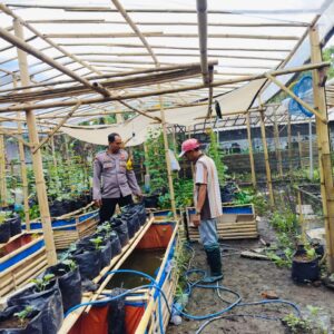 Polsek Labuapi Dukung Program Ketahanan Pangan Lewat Kegiatan Sambang di Desa Bajur