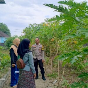 Polsek Kuripan Sosialisasikan Ketahanan Pangan kepada Warga Desa Kuripan Utara