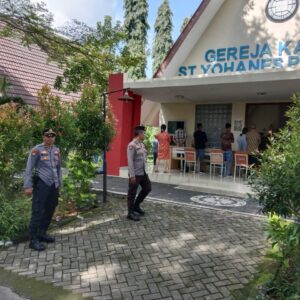 Polres Loteng Jaga Ketat Rumah Ibadah dan Gereja, Amankan Rangkaian Ibadah Paskah.