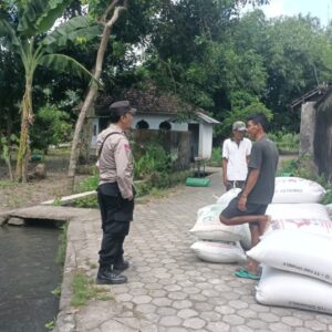 Bhabinkamtibmas Lombok Barat Sosialisasi Ketahanan Pangan, Dorong Pemanfaatan Lahan