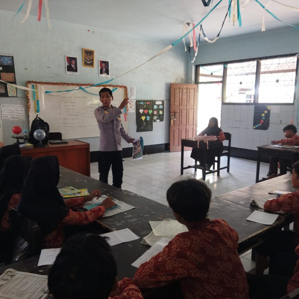 Polsek Labuapi Edukasi Bahaya Narkoba untuk Siswa SD di Lombok Barat