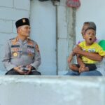 Polisi Beri Bantuan Kursi Roda untuk Penderita Celebral Palsy-Lansia di Bekasi dan Karawang