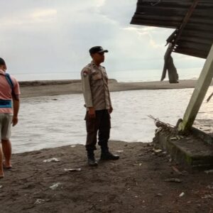 Antisipasi Bencana, Polsek Batulayar Sambangi Warga Pesisir Meninting