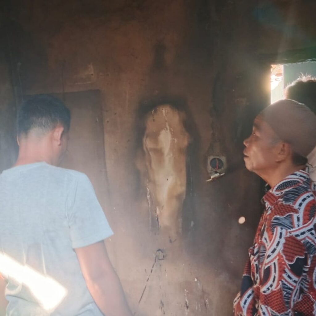 Rumah Warga di Lembar Selatan Ludes Dilalap Api, Kerugian Ditaksir Capai Puluhan Juta Rupiah