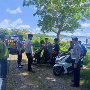 Patroli Dialogis Polsek Sekotong Jaga Kamtibmas di Dusun Tawun