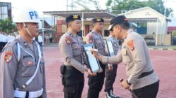 Polres Sumbawa Gelar Upacara PTDH, 2 Personil di Pecat