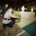 Rangkaian Hari Bhayangkara ke-79, Kapolri Ziarah ke Makam Presiden RI ke-2 Soeharto