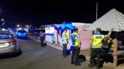 Ciptakan Rasa Aman, Polsek Poto Tano Gelar Patroli Blue Light Bersama Forkopimcam
