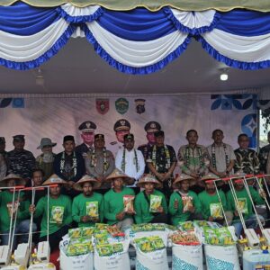 Polres Kutim Berikan Alsintan Kepada Kelompok Tani, Bentuk Wujudkan Ketahanan Pangan