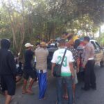 Respon Cepat Personel Polsek Sape, Evakuasi Korban Laka Lantas di Jalan Lintas Sape-Bima