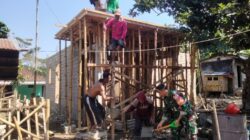 Babinsa dan Warga Desa Langko Bersatu dalam Pengecoran Rumah