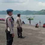 Polisi Jaga Pantai Cemare, Wisatawan Kini Lebih Tenang