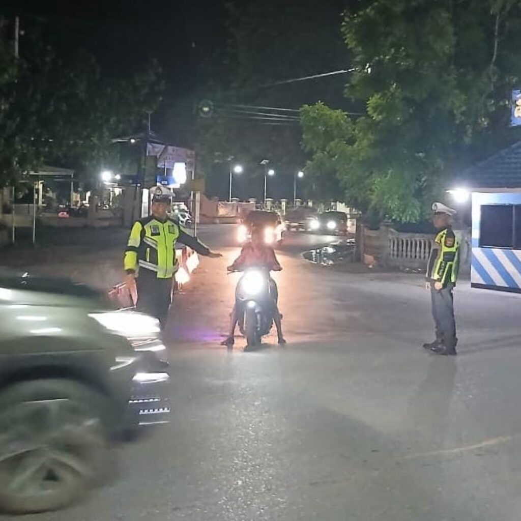 Kapolres Sumbawa Barat Pimpin Apel Gelar Pasukan Operasi Lilin Rinjani 2025