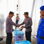 Wujud Empati, Kapolri Beri Bantuan kepada Anggota Polri Korban Bencana di Sumbar