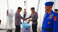 Wujud Empati, Kapolri Beri Bantuan kepada Anggota Polri Korban Bencana di Sumbar