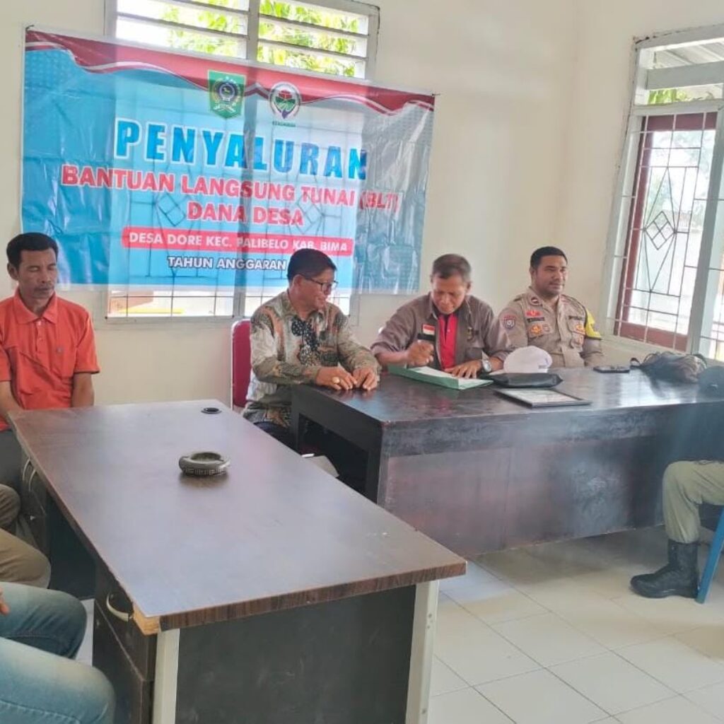 Pastikan Penyaluran BLT Tepat Sasaran Bhabinkamtibmas Polsubsektor Palibelo Laksanakan Pengawalan dan Monitoring