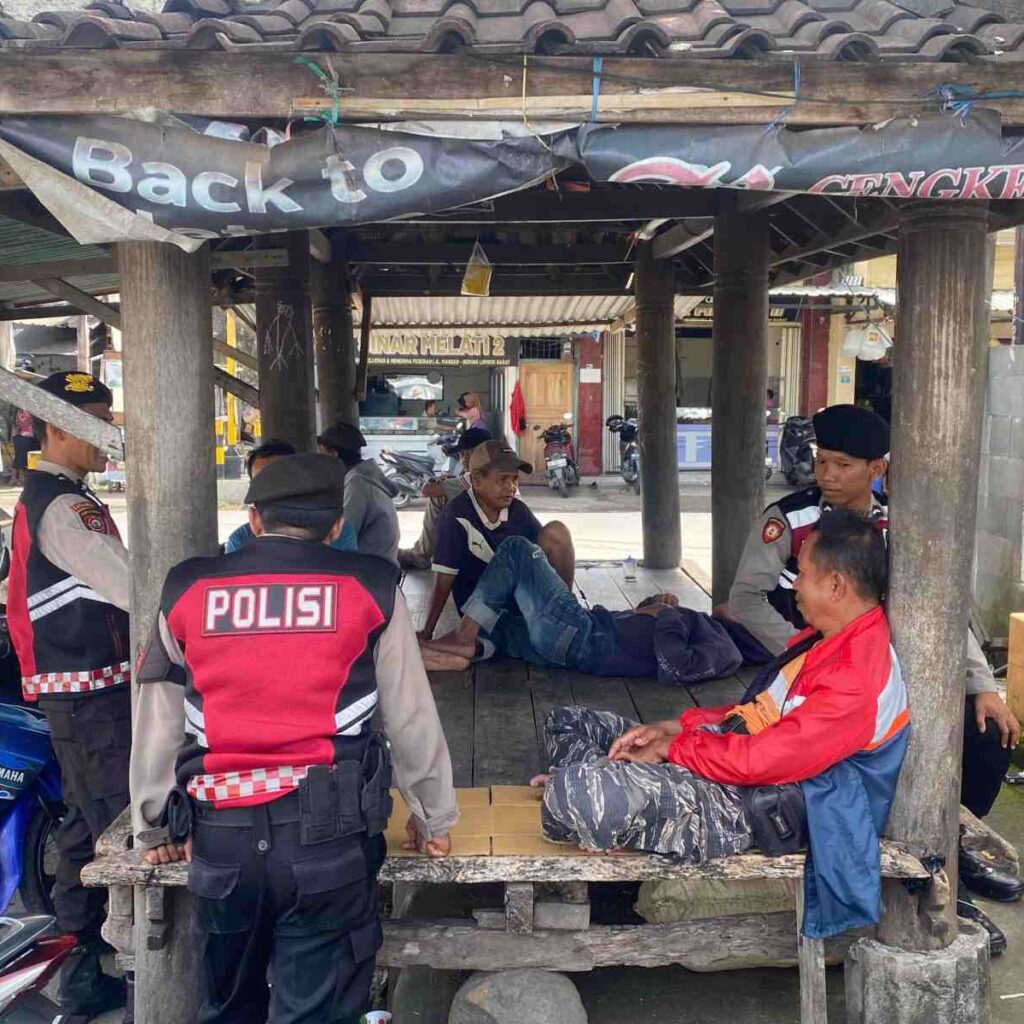 Patroli Dialogis di Gerung, Polres Lombok Barat Sosialisasi Inovasi KEMOS