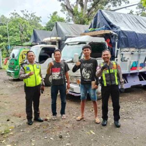 Polantas Menyapa Sopir Truk di Rest Area Lembar Lombok Barat